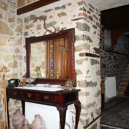 To Spiti τou Gakou