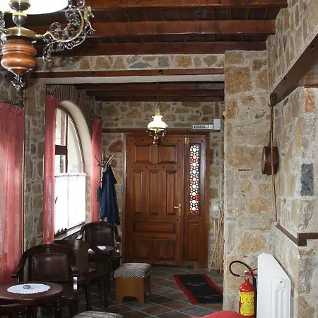 To Spiti τou Gakou 3* Nestorion
