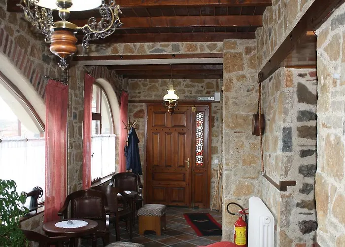 To Spiti τou Gakou 3* Nestorion