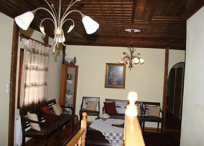To Spiti τou Gakou 3* Nestorion